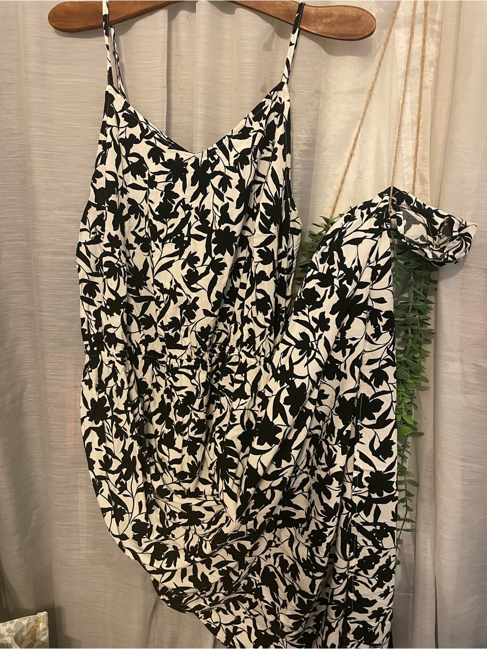 Ava & Viv Black and White Floral Maxi Dress Size 2X